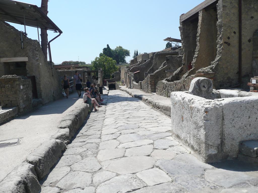 Herculis Domus Acomodação com café da manhã Ercolano Exterior foto