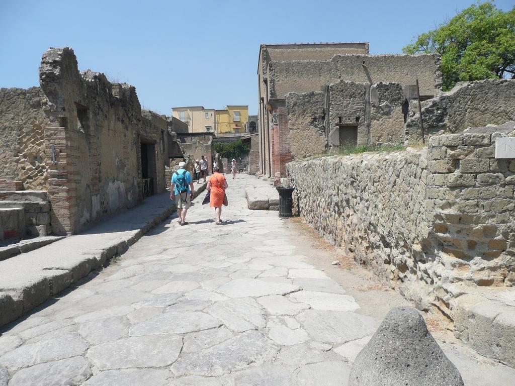 Herculis Domus Acomodação com café da manhã Ercolano Exterior foto